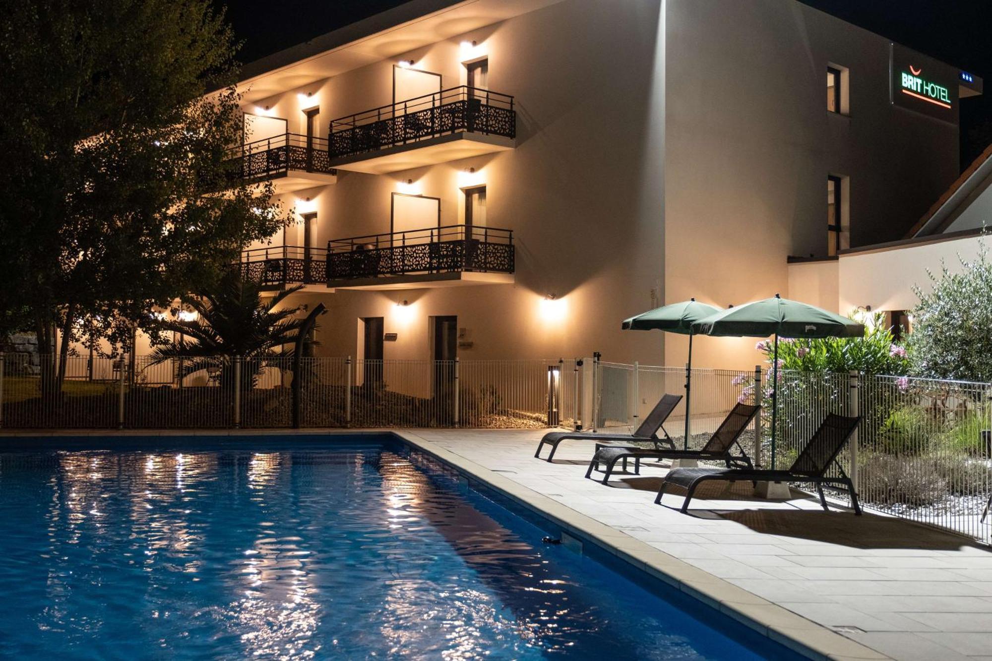 Brit Hotel Privilege Фіжак Екстер'єр фото