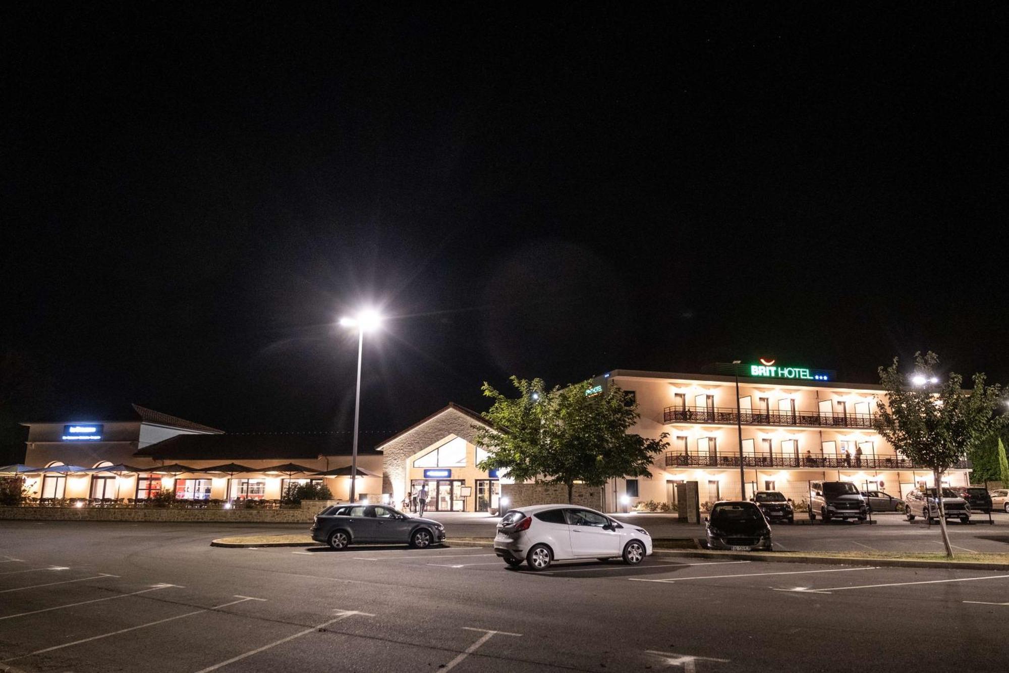 Brit Hotel Privilege Фіжак Екстер'єр фото